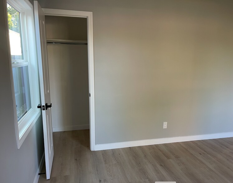 Building Photo - 7449 Variel Ave