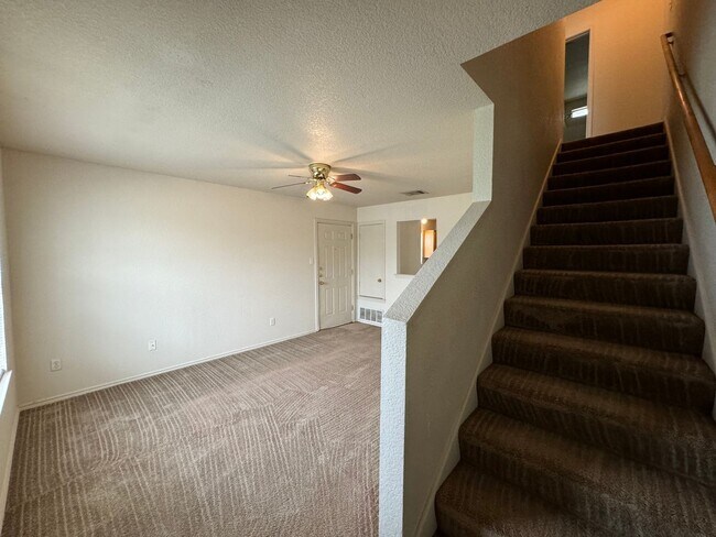 Building Photo - 1602 Aztec Trce