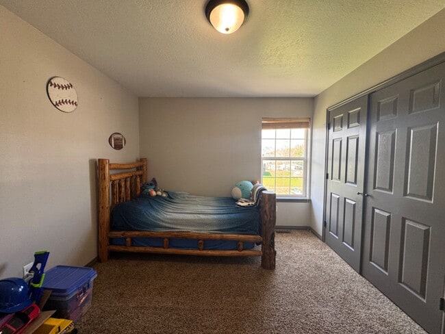 Building Photo - 3261 S 1500 W