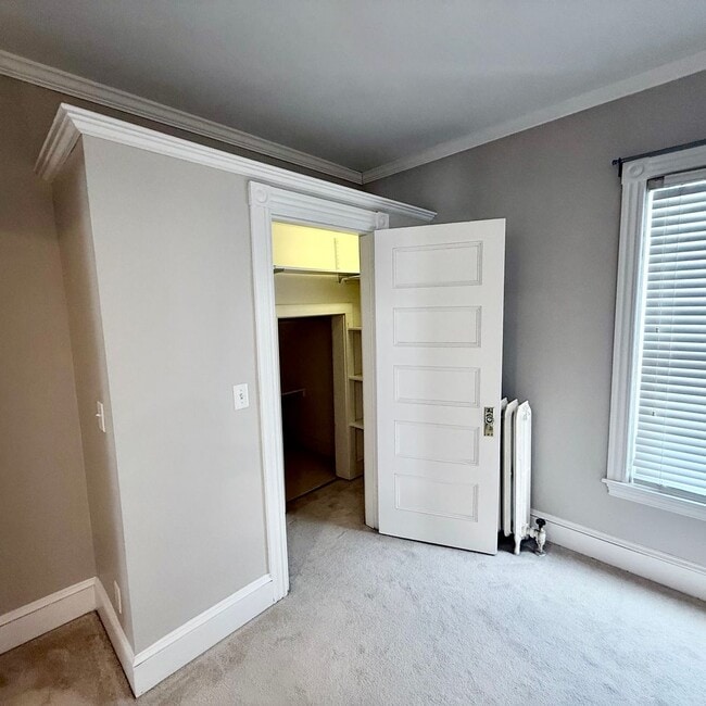 Building Photo - Luxury 2BR/2BA on Eastern Prom – Walk to Waterfront