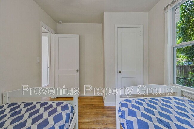 Building Photo - 305 Chaseville St