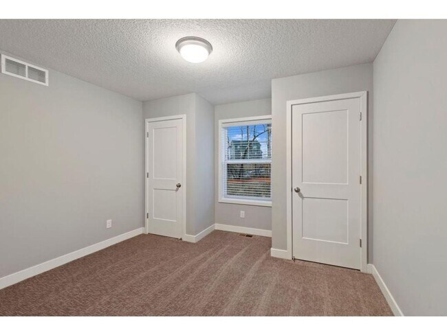 Building Photo - 13946 Lupine Trail NE