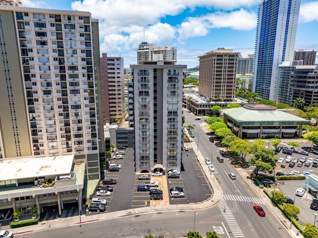 Building Photo - Coty Tower 703