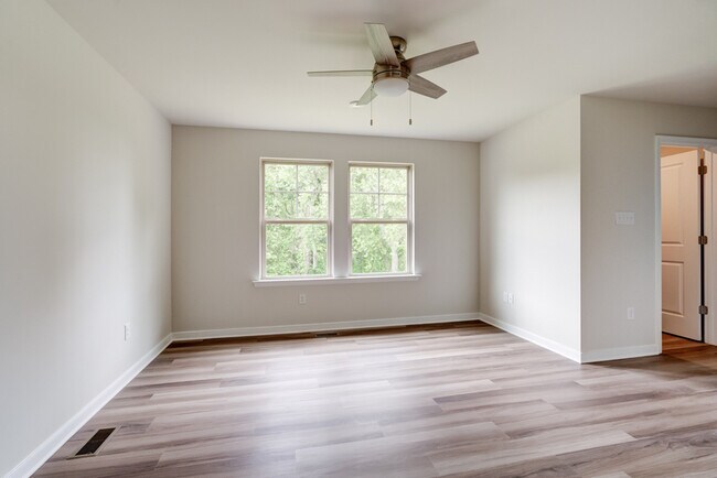 Building Photo - 324 Northfield Hts Ln