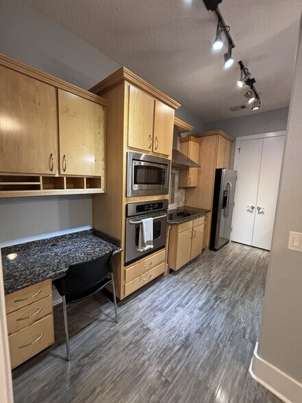 Building Photo - 2600 Hillsboro Pike