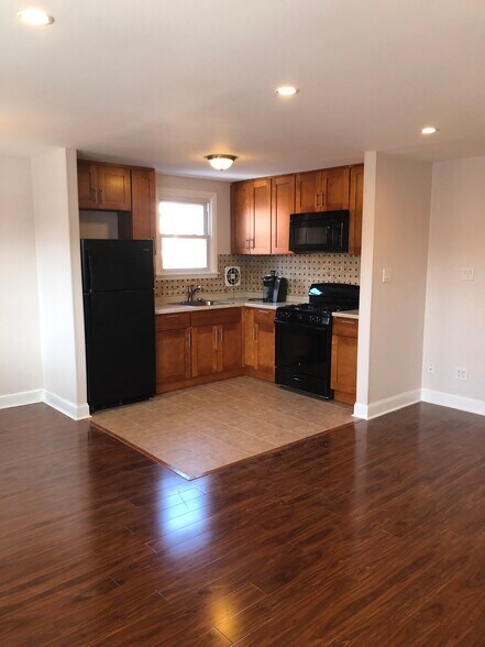 Building Photo - 203 Alnus St