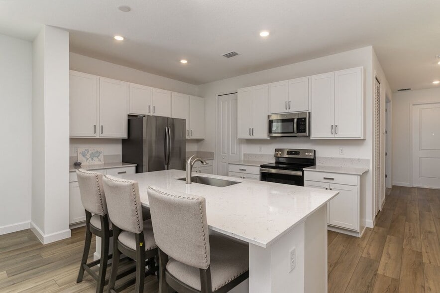 Building Photo - 699 Veridian Cir NW