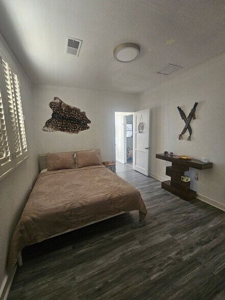 Building Photo - 12753 E Ave V 14