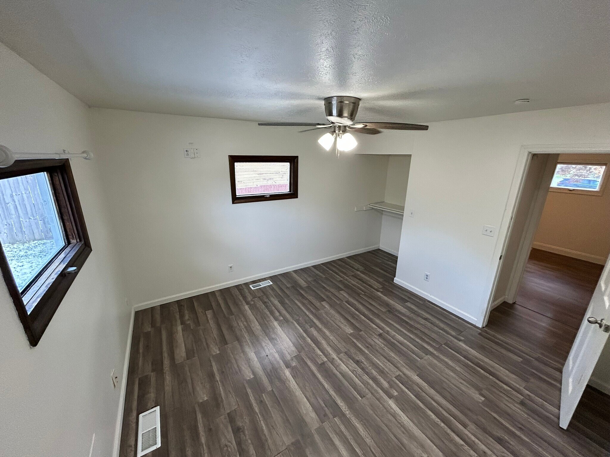 Building Photo - 1882 Paul Dr