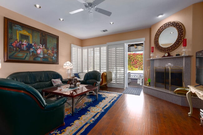 Building Photo - 4 Bentley Rd