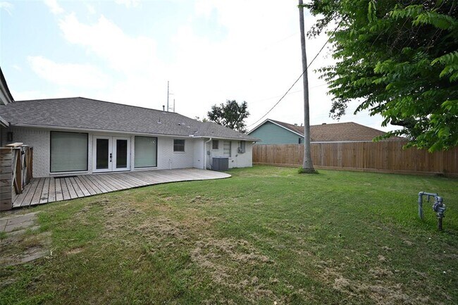 Building Photo - 3007 Maple Grove Ln