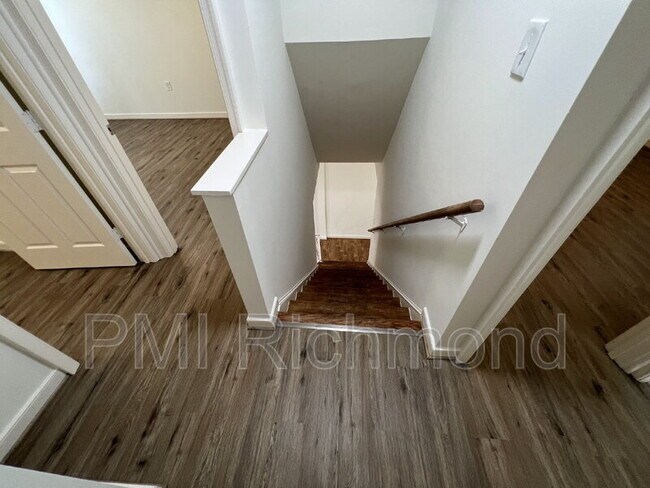 Building Photo - 307 Cedarwood Rd