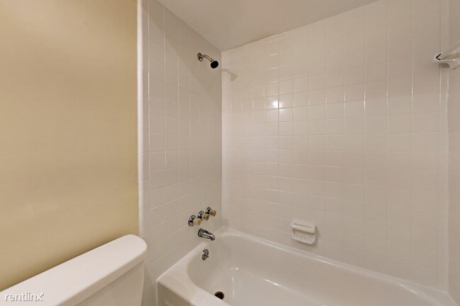 Building Photo - 105 Glace Rd