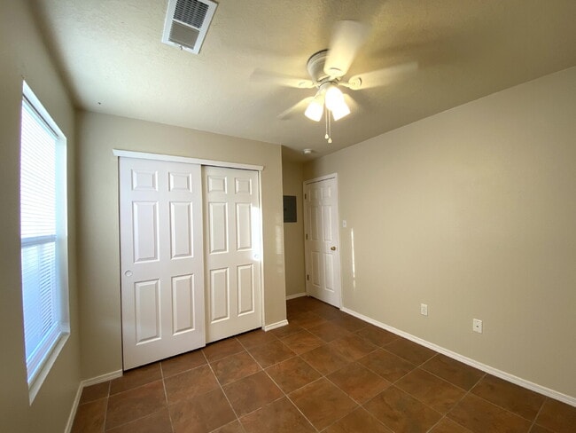 Building Photo - 2BR/1Bath - 4 Plex in Rio Rancho