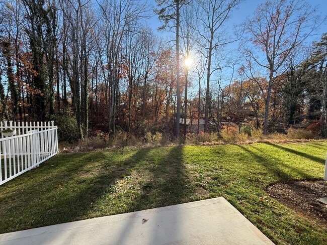 Building Photo - Modern 3-Bedroom Townhouse with Garage & Private Patio