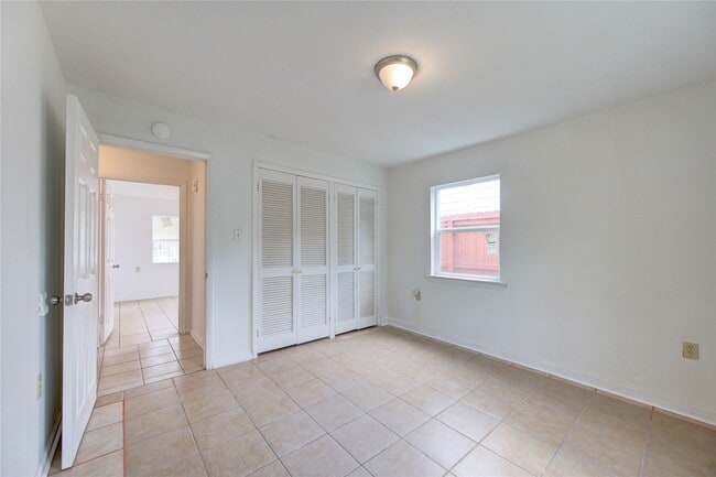 Building Photo - 10717 Pillot St