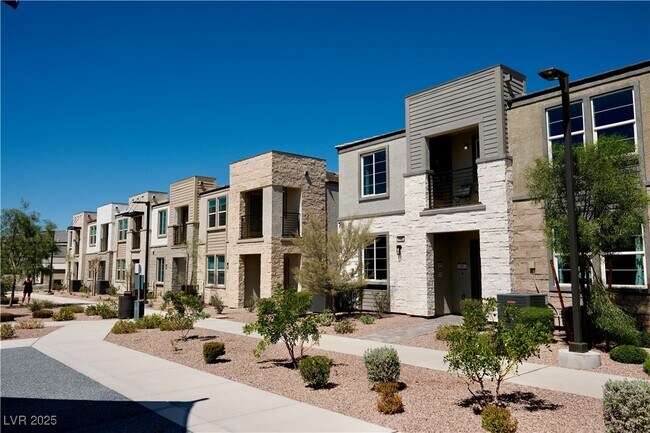 Building Photo - 1168 Heliodor Ave