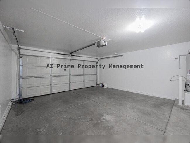 Building Photo - 1255 S Western Skies Dr