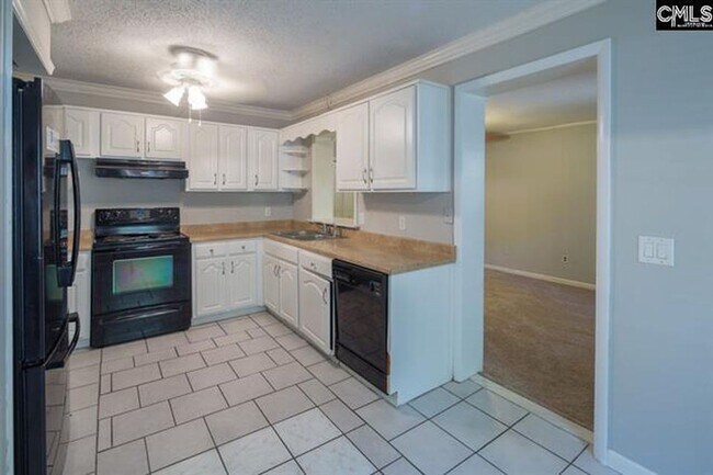 Building Photo - Sensational Three Bedroom Home Located in the Earlewood Community!