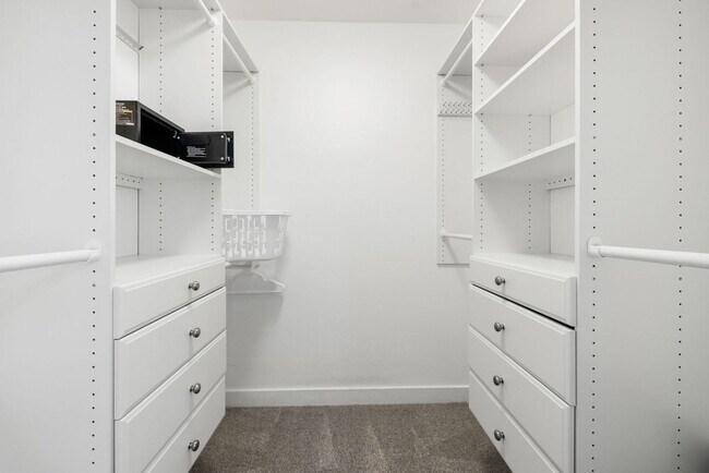 Building Photo - 8259 E Mulberry Ln