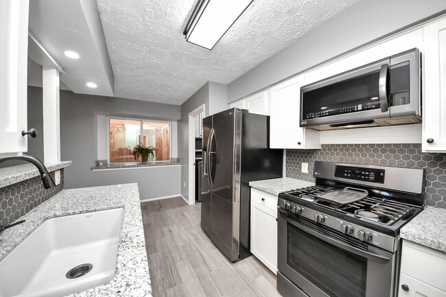 Building Photo - 3514 Spanish Acorn Ln