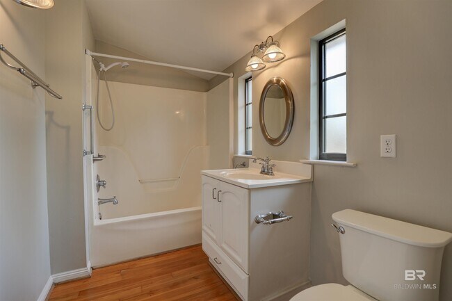 Building Photo - 509 Fels Ave