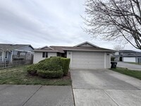 Building Photo - 2731 176th St NE