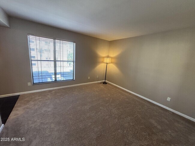 Building Photo - 5122 N 31st Way