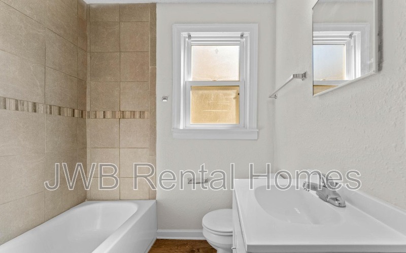 Building Photo - 433 Woodbine St