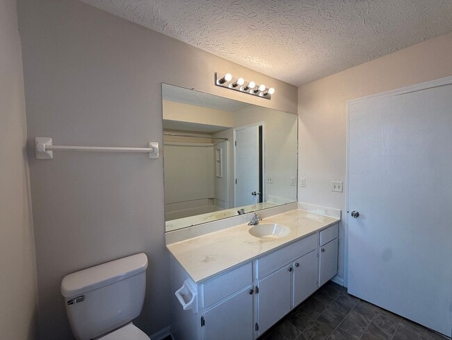 Building Photo - 5931 Shadow Lake Cir