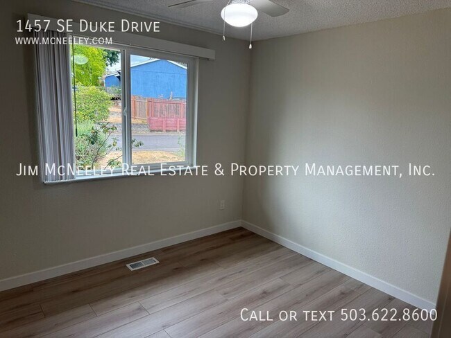 Building Photo - 1457 SE Duke Dr