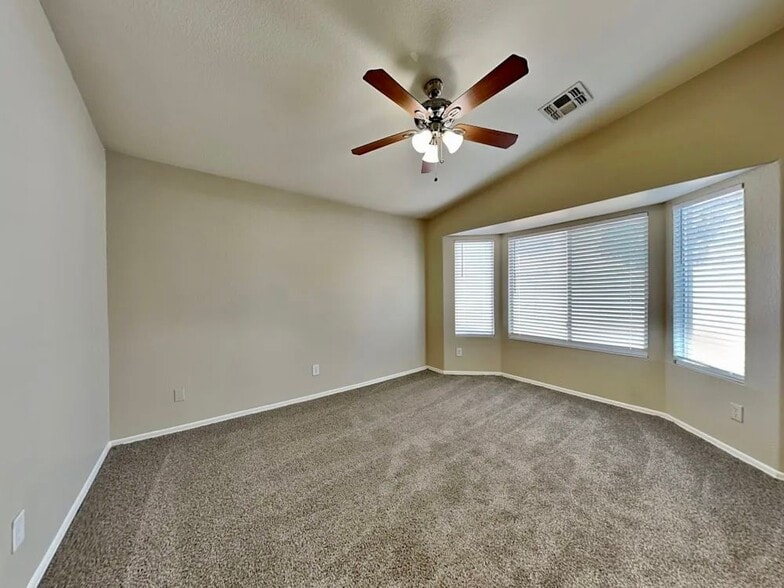 Building Photo - 6030 W Illini St