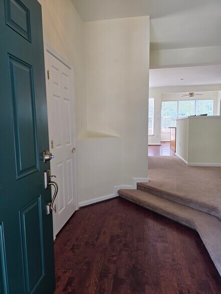 Foyer - 9310 China Grove Ct