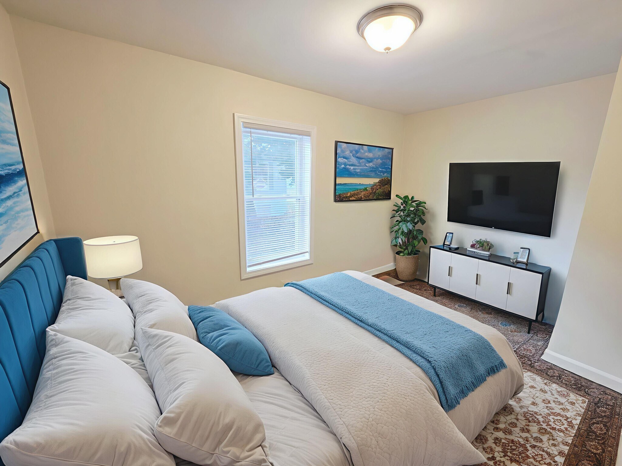 Building Photo - 3683 Pinoak St