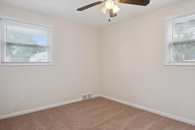 Building Photo - 29484 Spring Hill Dr