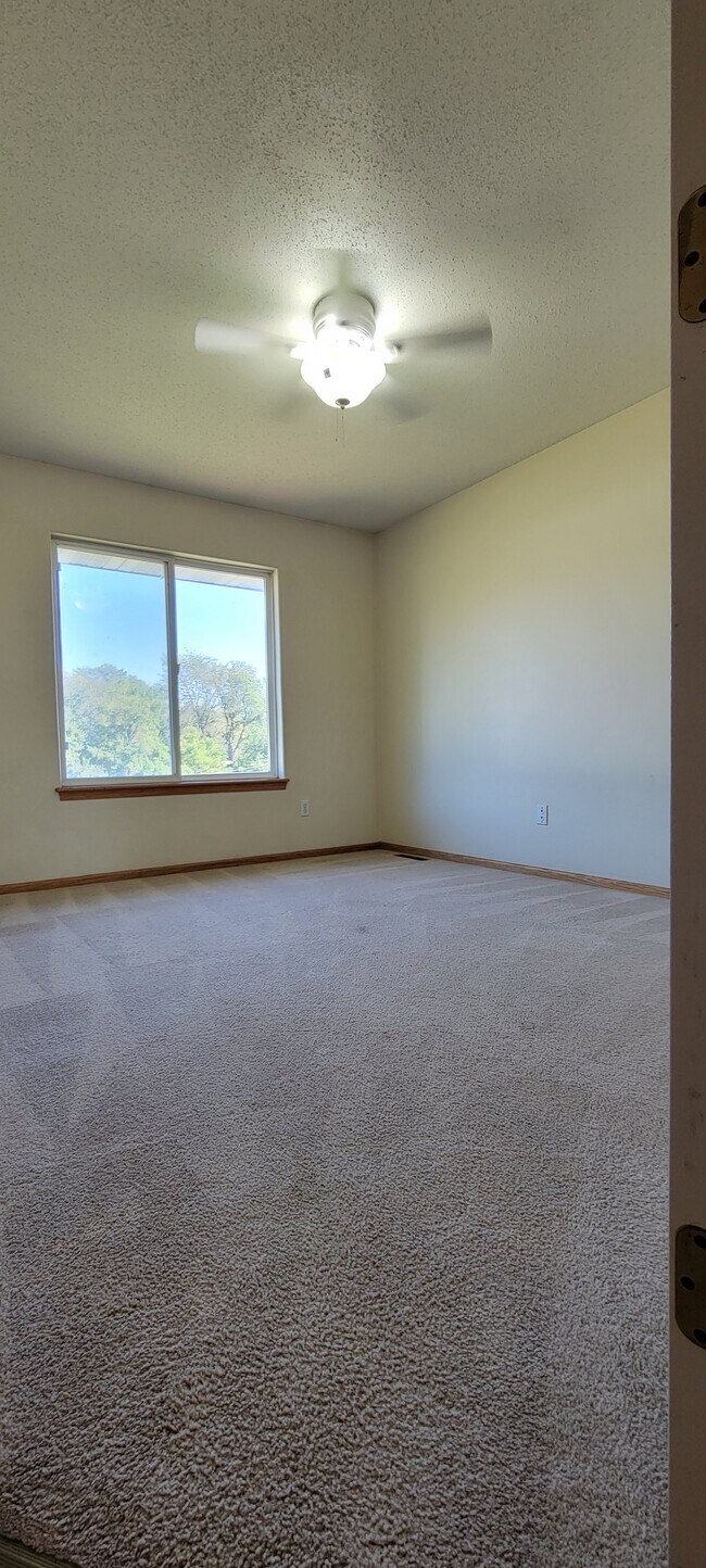 Building Photo - 2165 Copper Wynd Dr