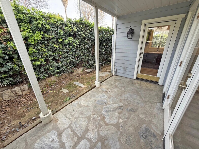 Building Photo - 4530 Whitsett Ave