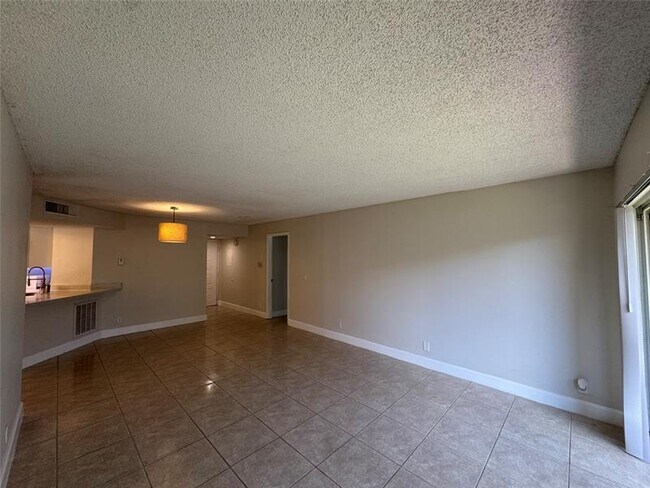 Building Photo - 9033 Wiles Rd