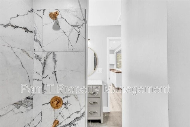 Building Photo - 2514 Florida Ave