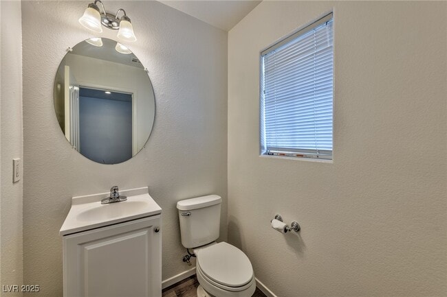 Building Photo - 577 Lapford St