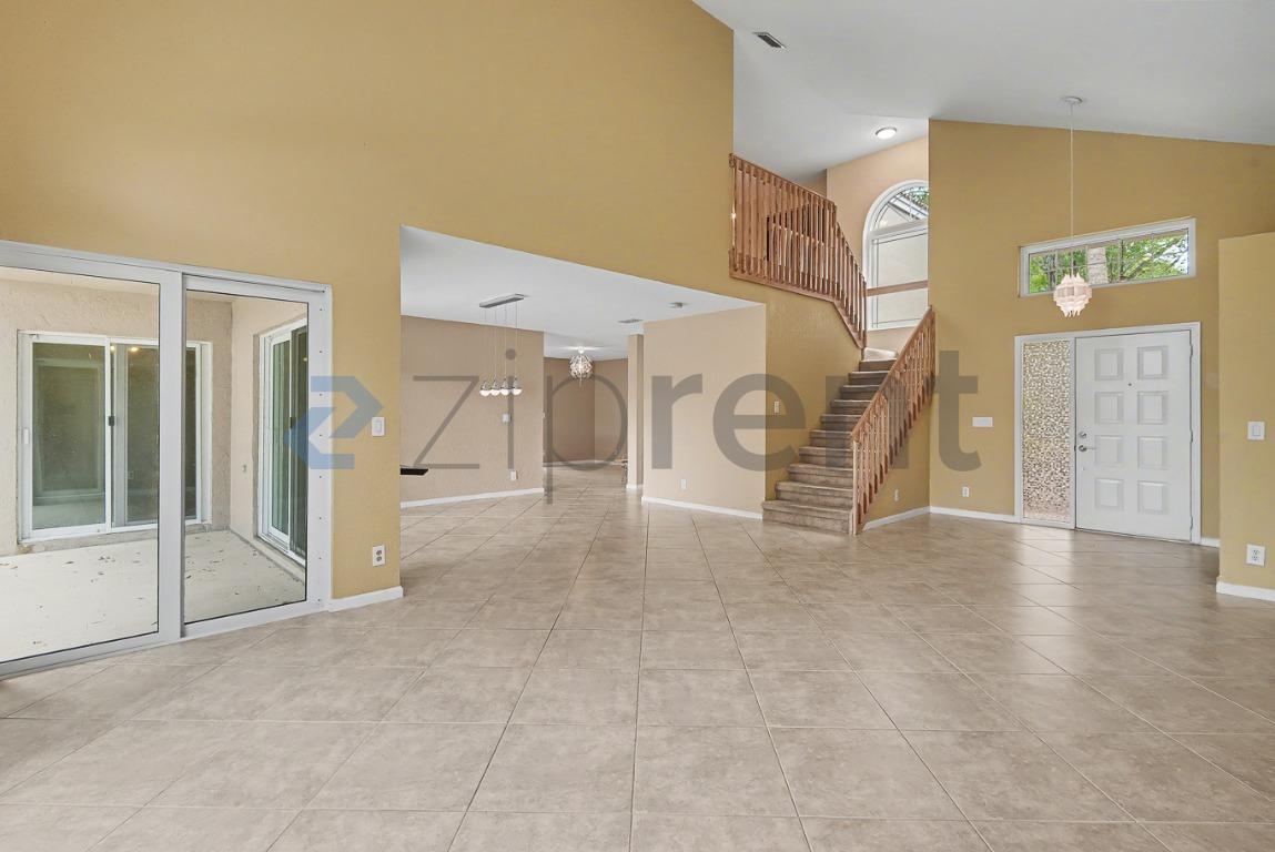 Building Photo - 10271 NW 10th Ct