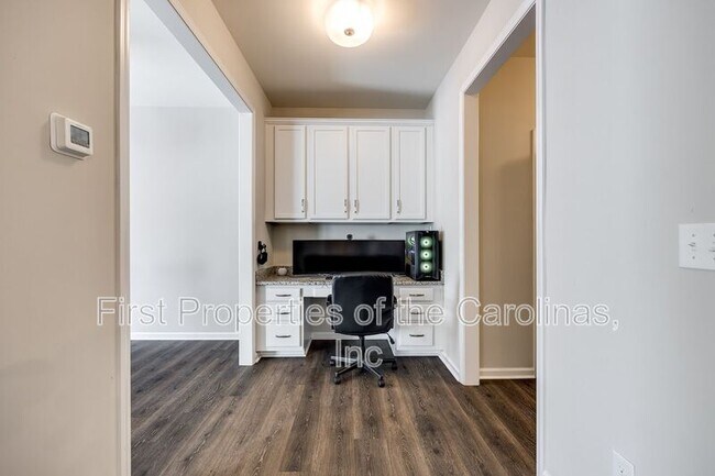 Building Photo - 7545 Hartsfield Dr