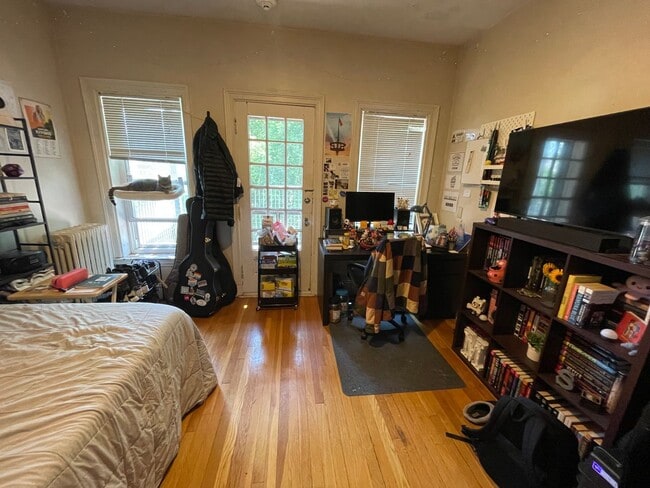 Building Photo - No Brokers Fee, Heat, Hot Water Included, In-Unit Washer and Dryer, Parking Included, Patio