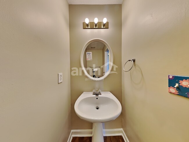 Building Photo - 175 Garrison Crossing