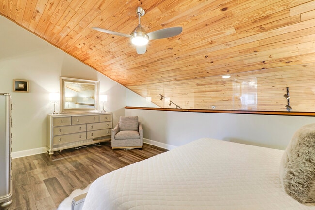 Building Photo - 204 Old Meadow Way