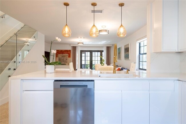 Building Photo - 576 Westree Ln