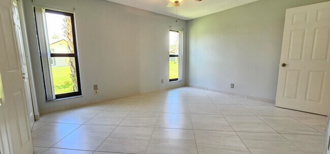 Building Photo - 3298 Shadow Wood Dr