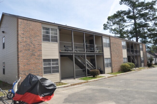 Building Photo - 110 Cherry St