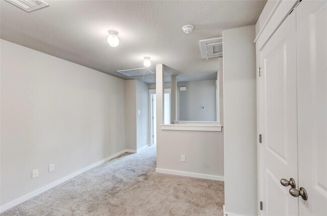 Building Photo - 17200 Crane Fly Dr