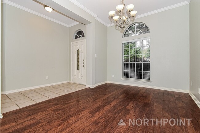 Building Photo - 3 BR/3BA | Newly Renovated Single Family Home | Fenced backyard | In Royse City!